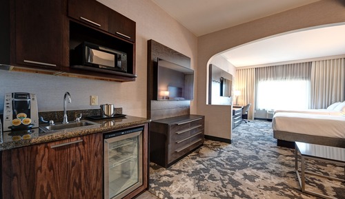 Suite 2 Queen Beds, Accessible, Bathtub