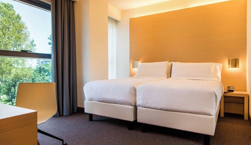 Deluxe Room, 2 Twin Beds, Non Smoking