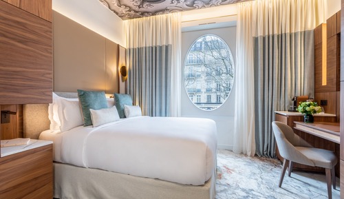 Premium Room, 1 Queen Bed