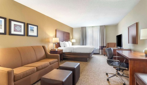 Suite, 1 King Bed, Accessible, Non Smoking