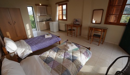Comfort Triple Room (2)