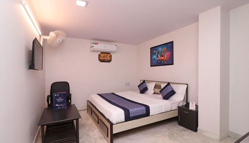 Double Room, 1 King Bed