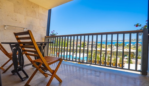 Deluxe Triple Room, Courtyard View