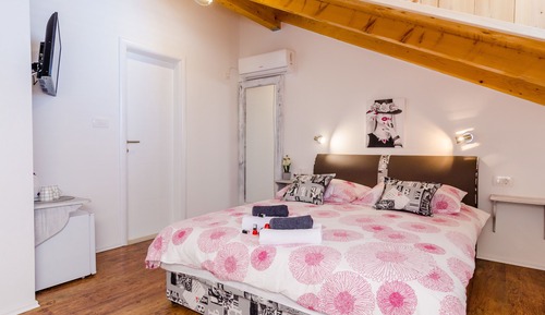 Double Room (5)