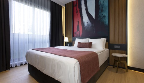 Suite with Garden View