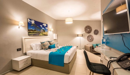 Deluxe Room, 1 King Bed, Bay View