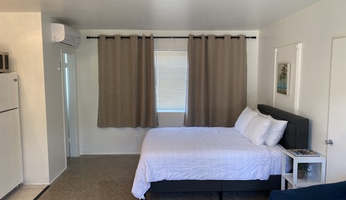 Deluxe Studio