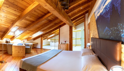 Deluxe Triple Room, Hot Tub