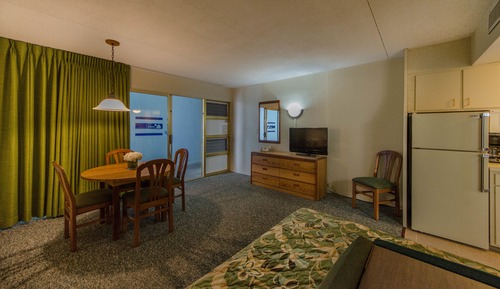 Hallway Location suite with Kitchen (G-1)