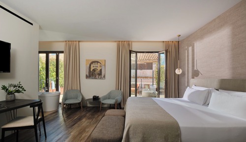 Junior Suite, 1 King Bed, Terrace
