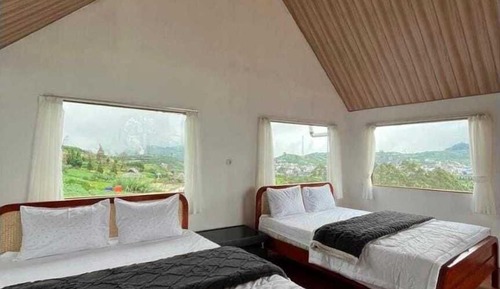 Family Room, Balcony