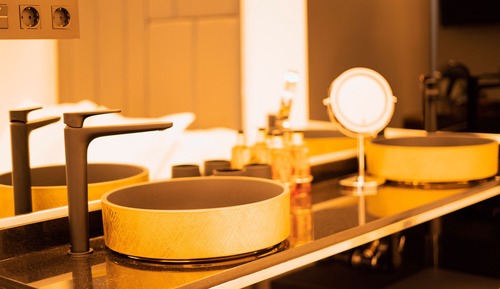 Suite, Patio, Valley View