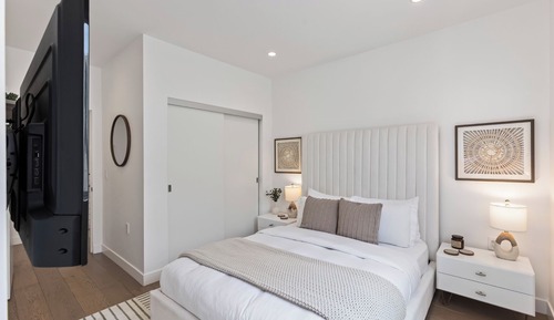 Family House, City View