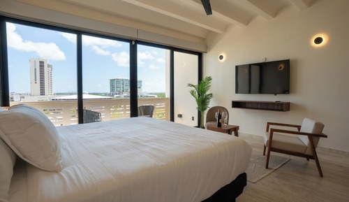 Business Studio Suite, Balcony, City View