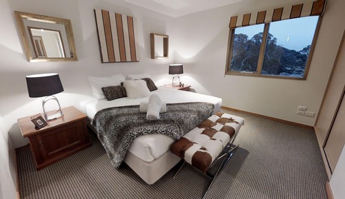 Lodge Chalet (Sleeps 7)