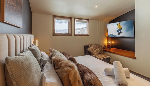 Studio Loft (Sleeps 2)