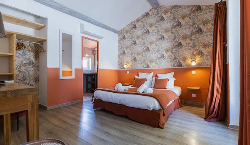 House, 1 Queen Bed with Sofa bed