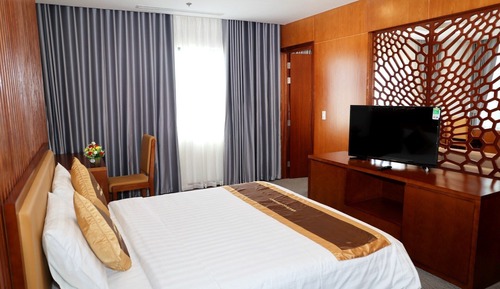 Luxury Suite, City View