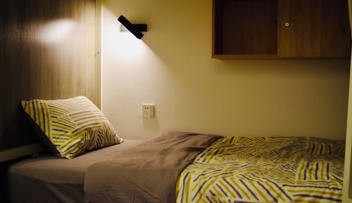 6 Beds Mixed Dormitory
