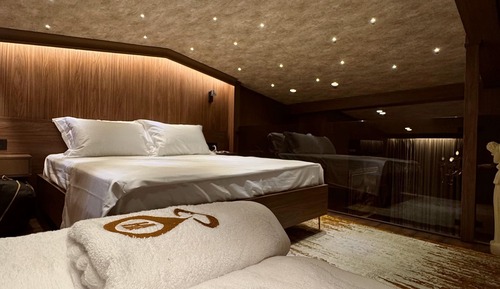 Premium Suite