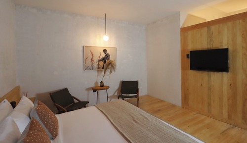 Junior Room, Courtyard View