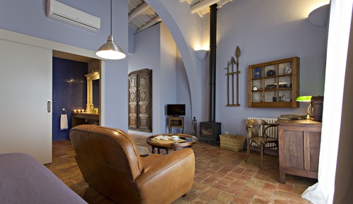 Standard Suite, Fireplace