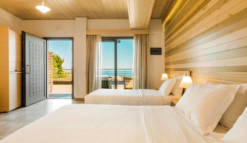 Deluxe Studio, Sea View (3 Guests)