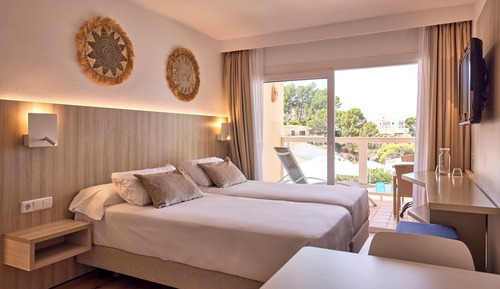 Standard Studio, Sea View