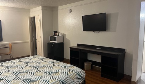 Standard Room, 1 King Bed, Non Smoking, Refrigerator & Microwave