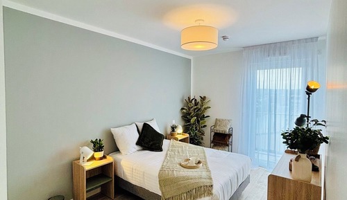 Basic Apartment, Balcony