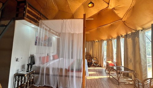 Panoramic Cabin