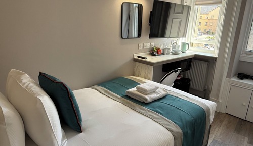 Single Room (Compact Living)