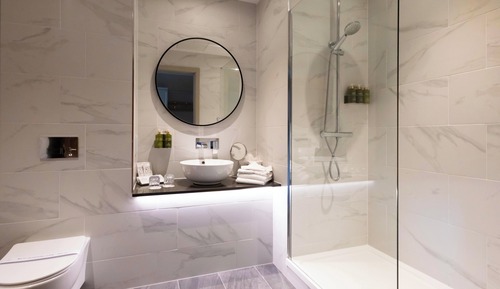 Standard Room, 1 King Bed, Terrace (Paddock View)