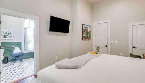 Deluxe Room, 1 King Bed, Non Smoking (3)