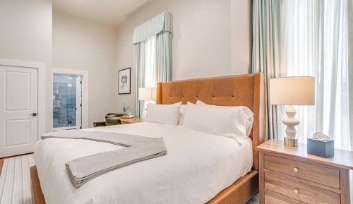 Standard Room, 1 King Bed, Non Smoking (4)