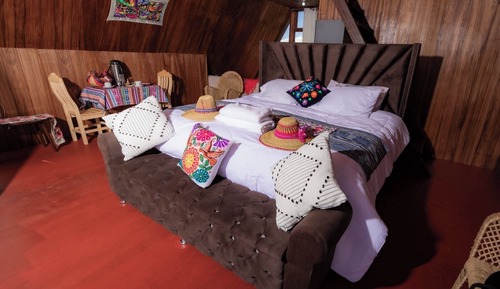 Deluxe Suite, Lake View