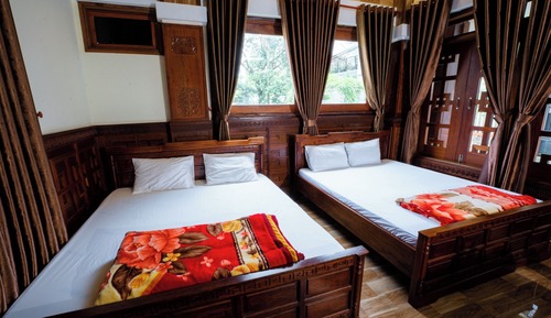 Classic Quadruple Room, Private Bathroom, City View