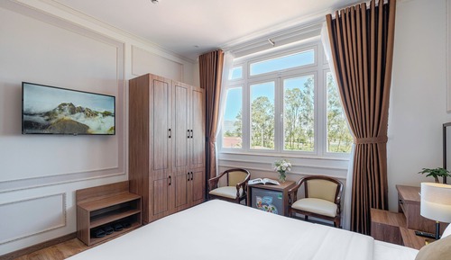 Deluxe Room, City View