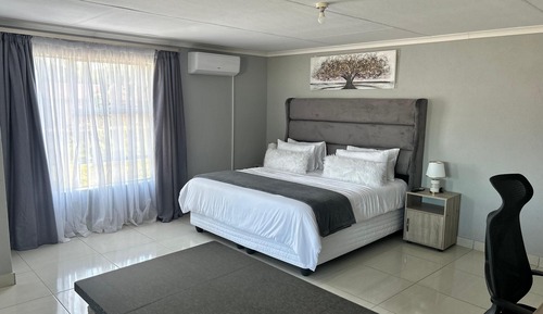 Luxury Suite, Mountain View