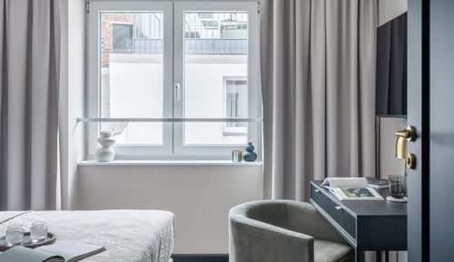 Classic Apartment, Courtyard View