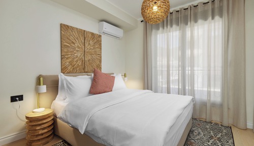 THREE BEDROOM APARTMENT