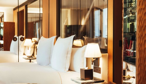 Deluxe Room, 1 King Bed, Air conditioning