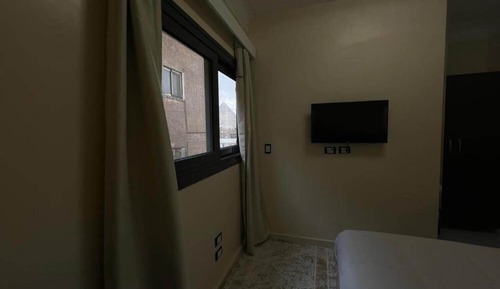 Deluxe Duplex, Courtyard View