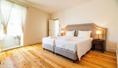 Family Suite, Multiple Beds, Bathtub, Valley View