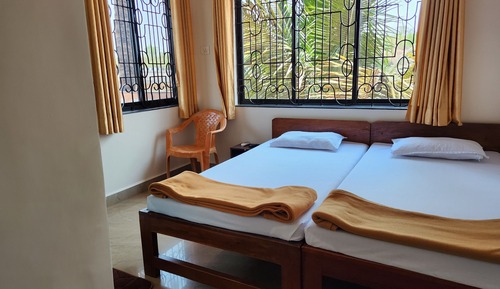 Economy Twin Room, Balcony