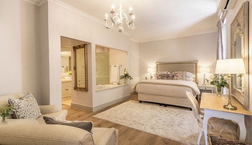 One Bedroom Lake View Villa 11A