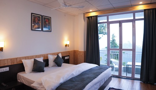 Standard With Balcony Room
