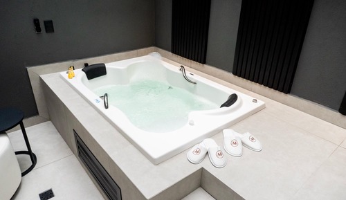 Luxury Suite