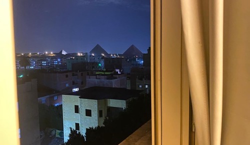 Classic Suite with pyramids view