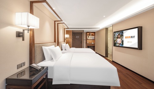 Four Seasons City Family Room